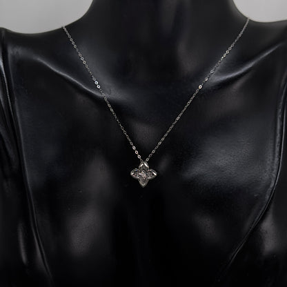 عقد الألماسة الراقصة من الذهب