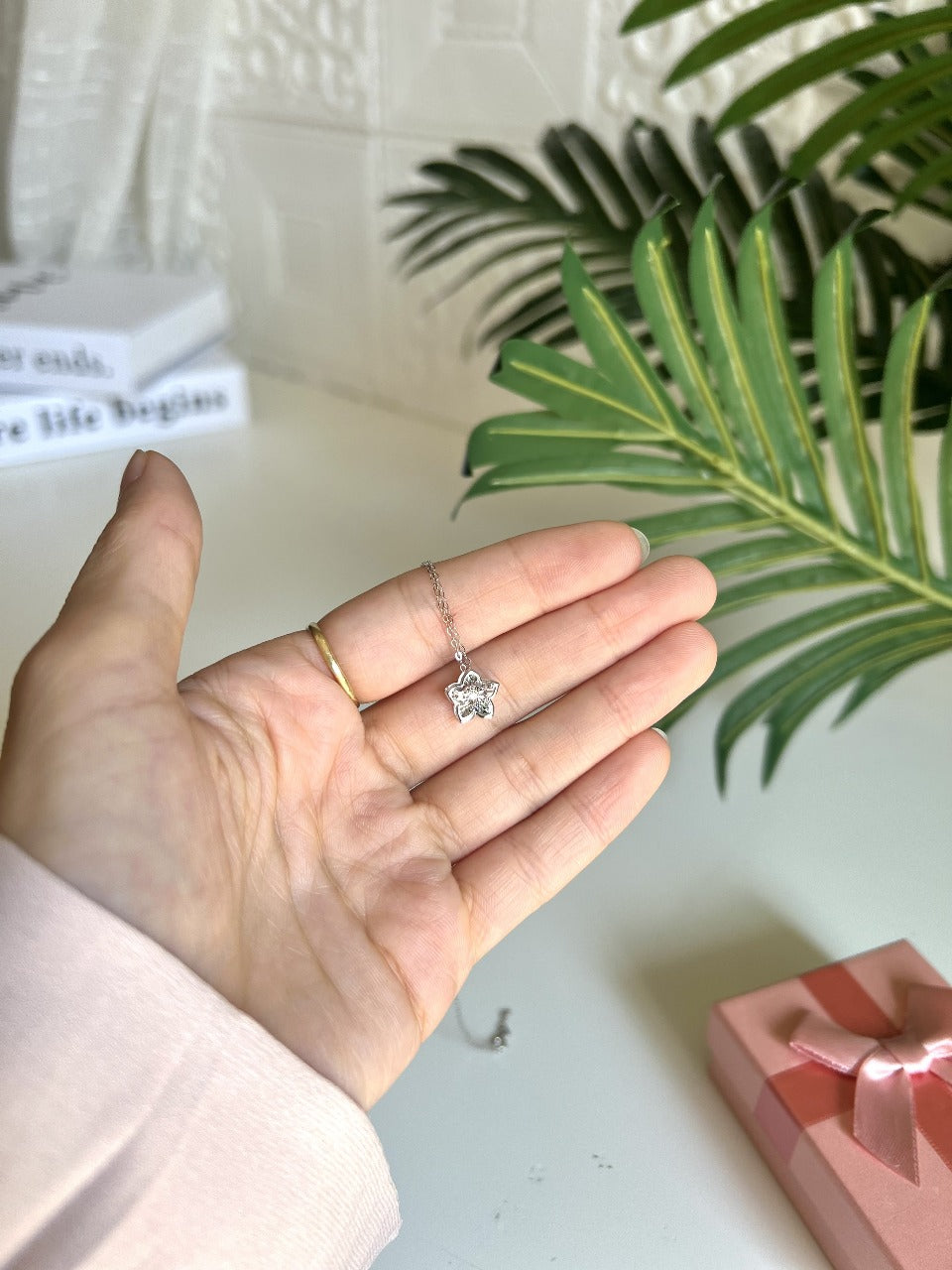 عقد الألماسة الراقصة من الذهب 4