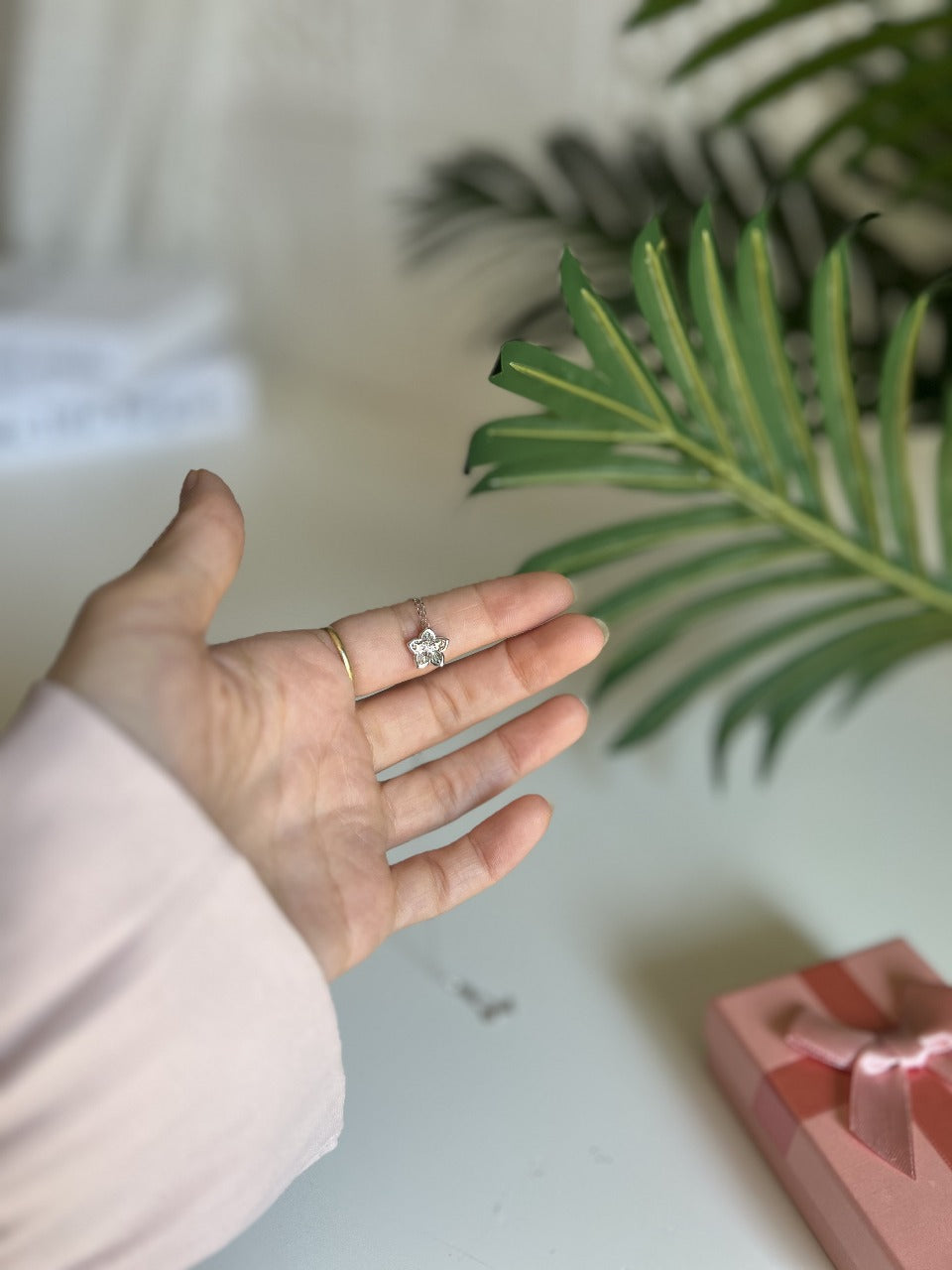 عقد الألماسة الراقصة من الذهب 4