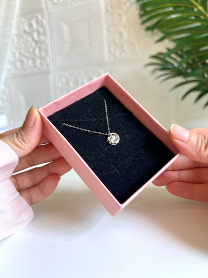 عقد الالماس والذهب عيار 18  راقصة