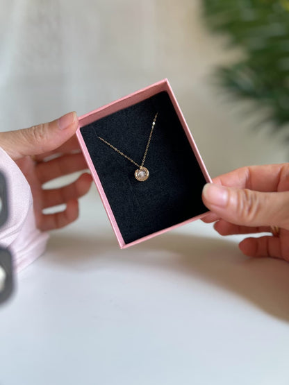 عقد الالماس والذهب عيار 18  راقصة