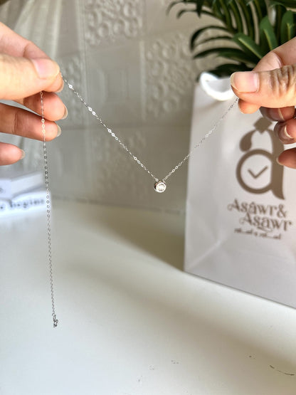 عقد من  الالماس والذهب راقصة